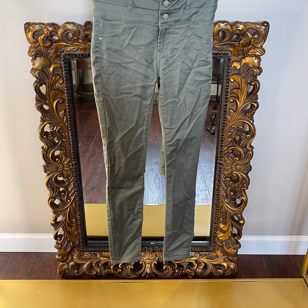 Refuge Sage Green Pants Ladies Size 0